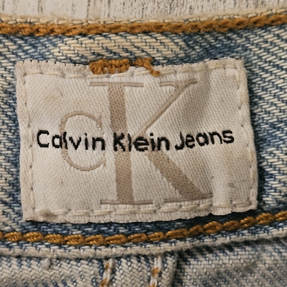 Cute Calvin Klein Jean Shorts 100% Denim Women's Size 7 - Picture 3 of 4